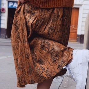 Zara snakeskin print pleated skirt
